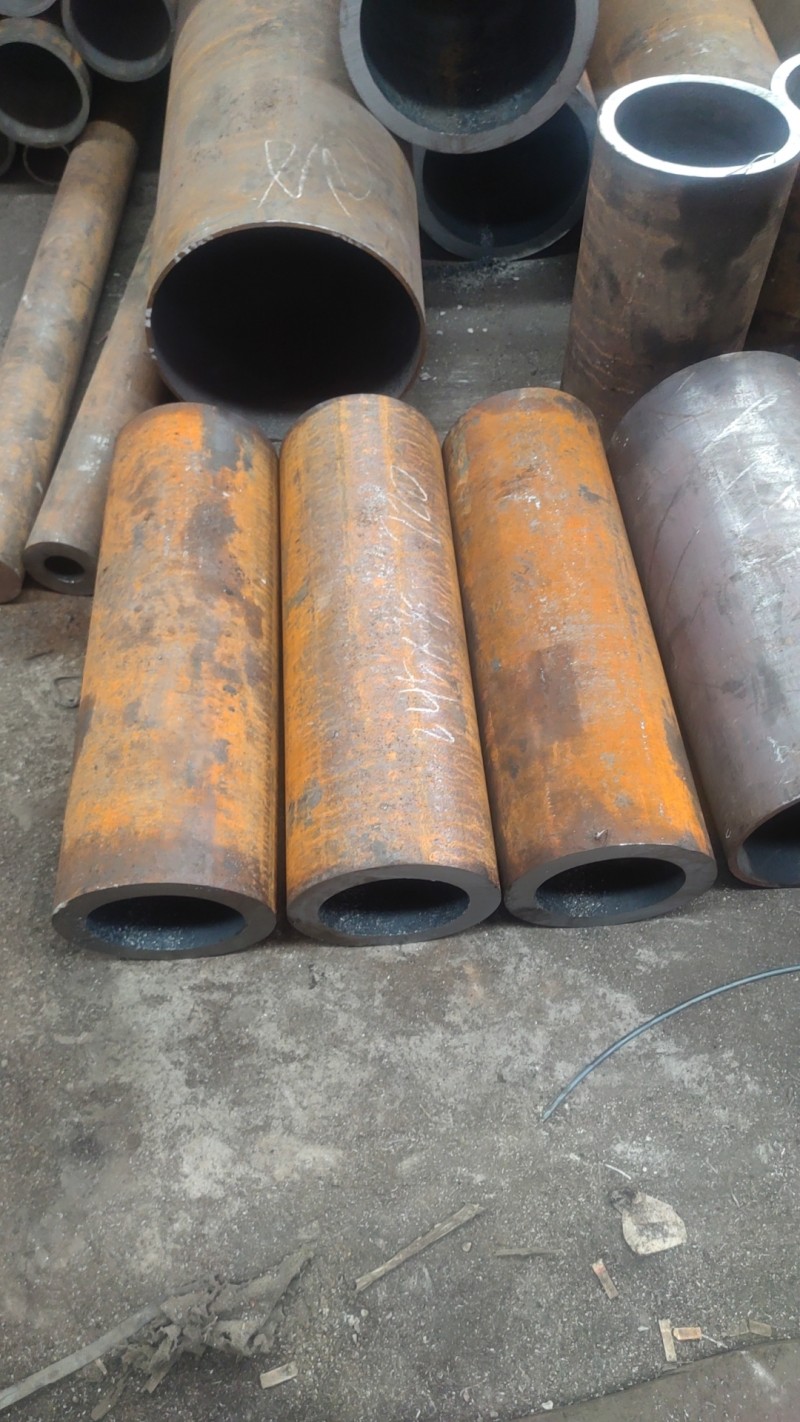 瑞安瑞安瑞安20CrMo无缝钢管切割